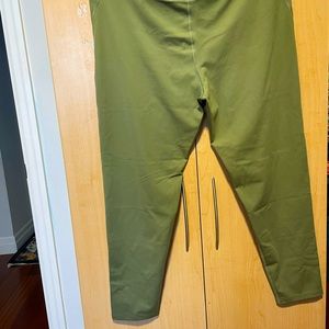 Girlfriend legging, 5xl lime green, minimum use .